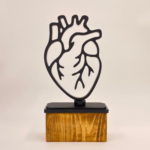 تندیس روز پزشک طرح قلب با پایه چوب طبیعی فندوقی