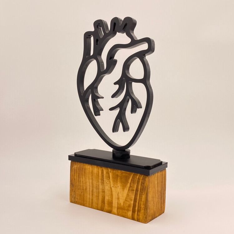 تندیس روز پزشک طرح قلب با پایه چوب طبیعی فندوقی