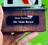 تندیس روز پزشک طرح قلب با پایه چوب طبیعی چوب قهوه ای تیره